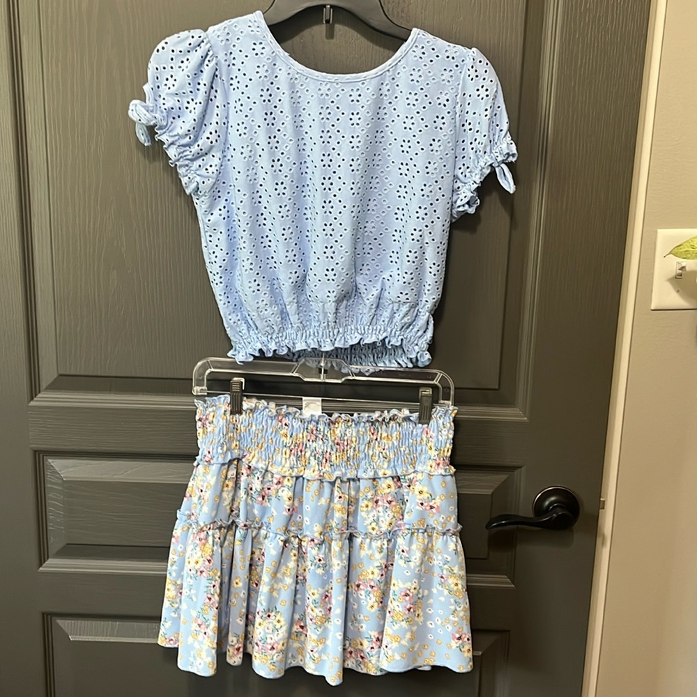 Girls eyelet crop top and smocked waist skirt set size XL knitworks brand